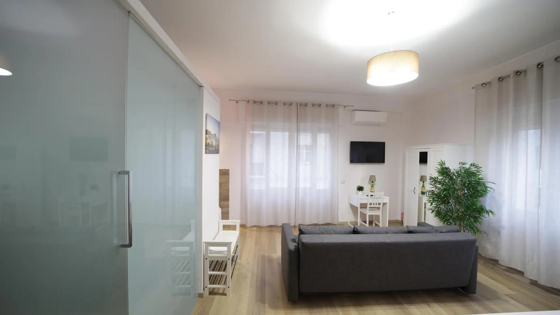 Hotel Casa Di Paola Palermo 0*,  Italia